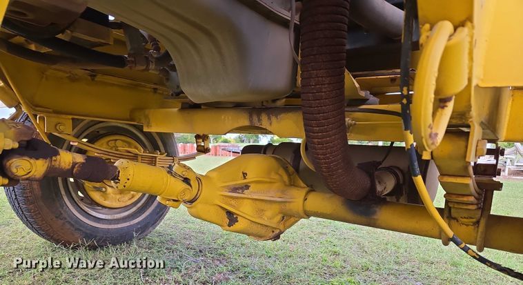 image for item EU3772 2006 Superior Broom DT80-C  broom