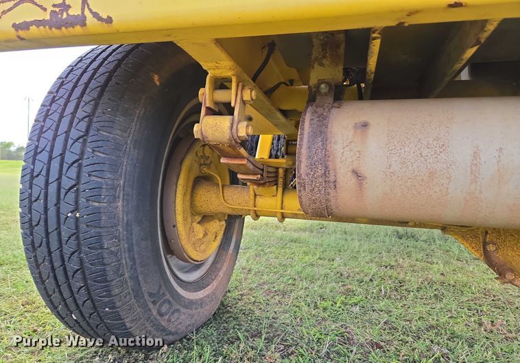 image for item EU3772 2006 Superior Broom DT80-C  broom