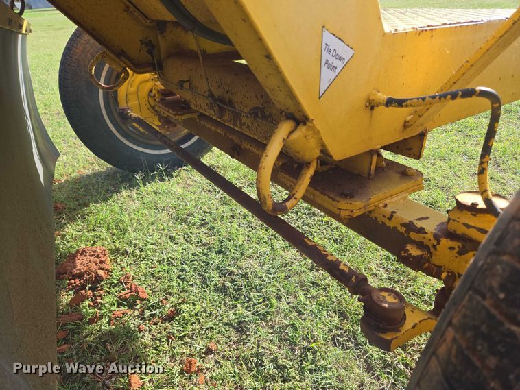 image for item EU3772 2006 Superior Broom DT80-C  broom