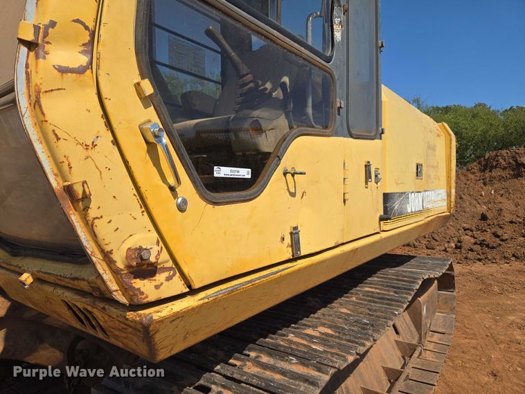 image for item EU3796 1994 John Deere 690E LC excavator