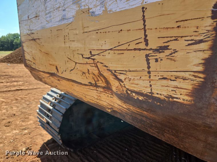 image for item EU3796 1994 John Deere 690E LC excavator