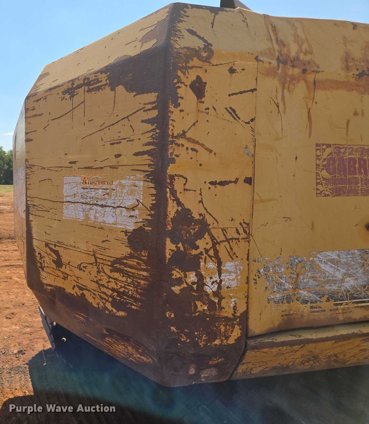 image for item EU3796 1994 John Deere 690E LC excavator