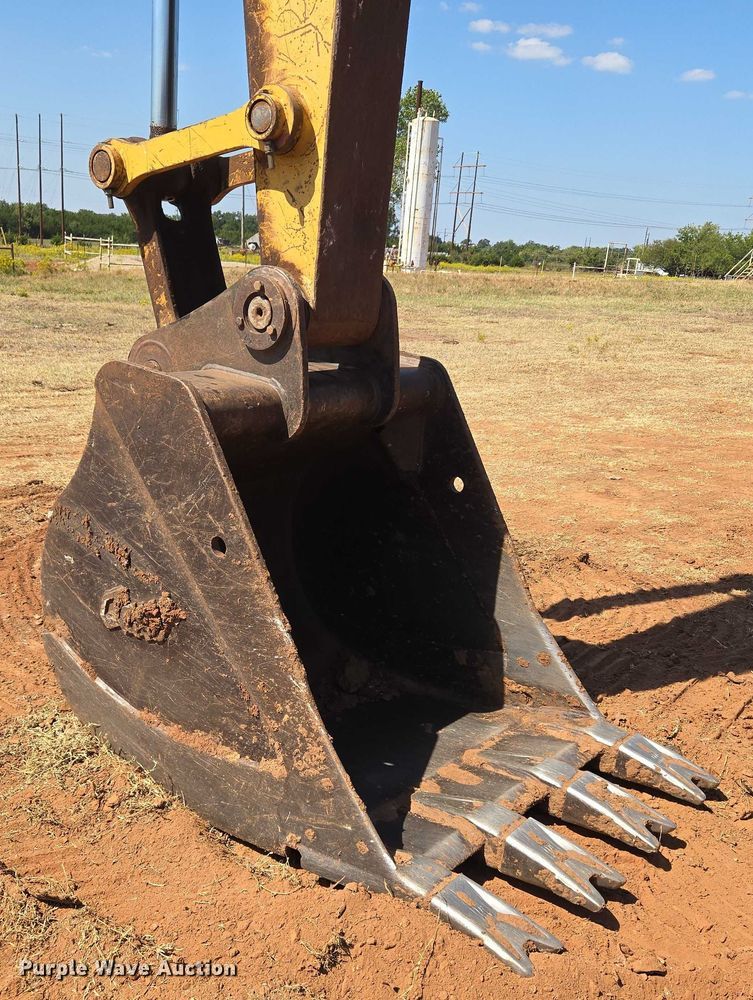 image for item EU3796 1994 John Deere 690E LC excavator