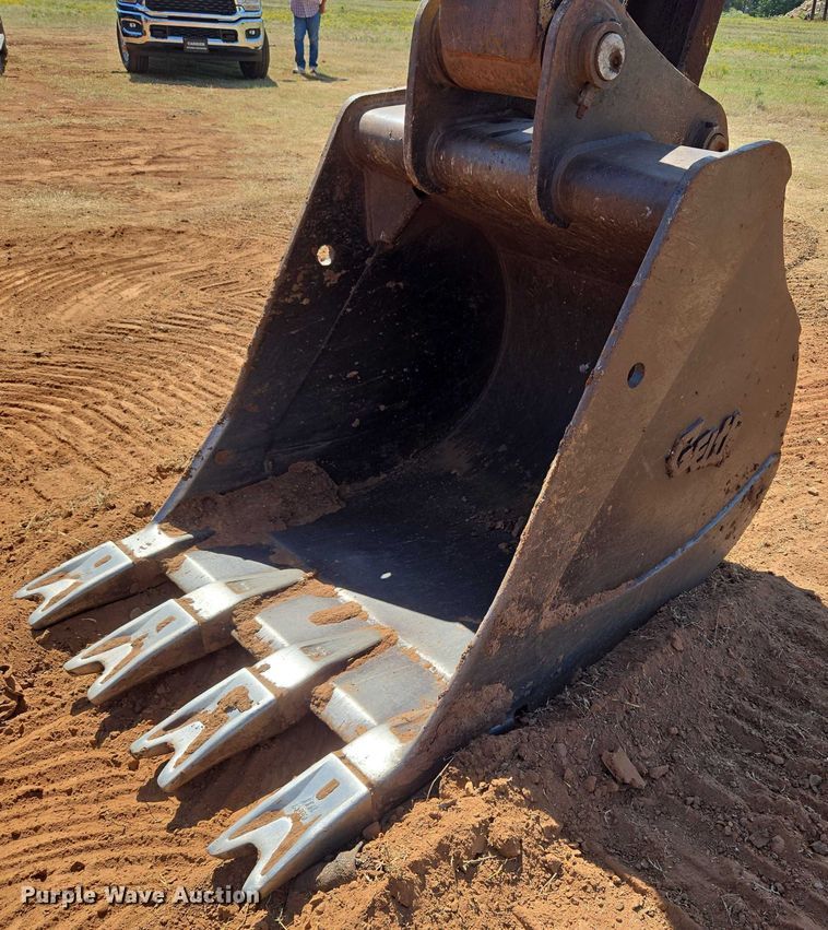 image for item EU3796 1994 John Deere 690E LC excavator