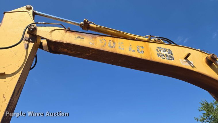 image for item EU3796 1994 John Deere 690E LC excavator