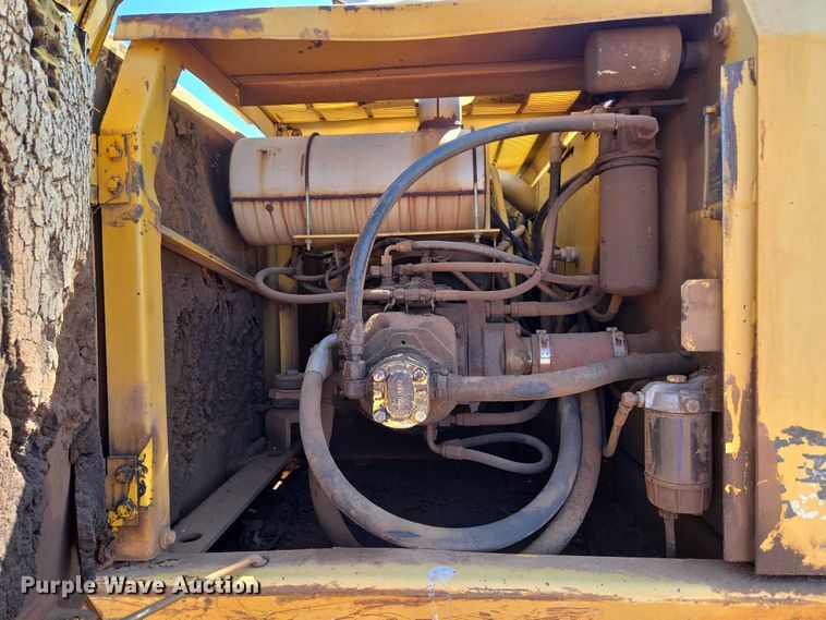 image for item EU3796 1994 John Deere 690E LC excavator