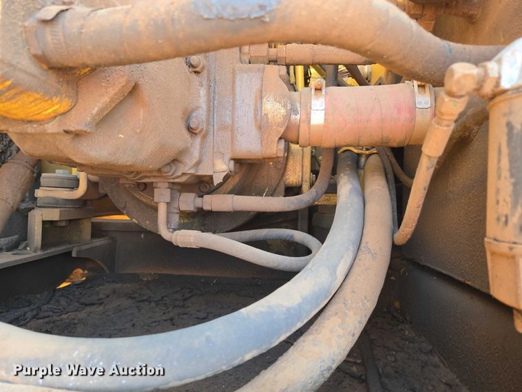 image for item EU3796 1994 John Deere 690E LC excavator