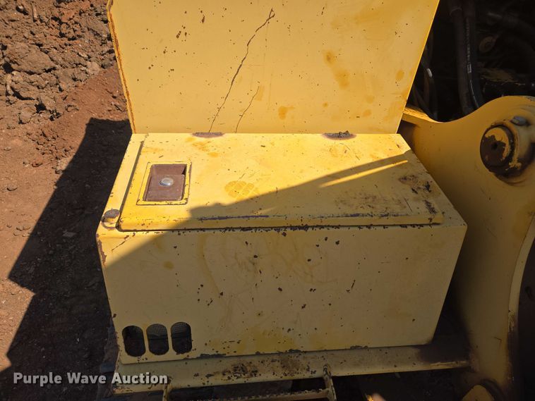 image for item EU3796 1994 John Deere 690E LC excavator