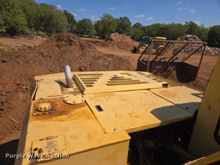 image for item EU3796 1994 John Deere 690E LC excavator