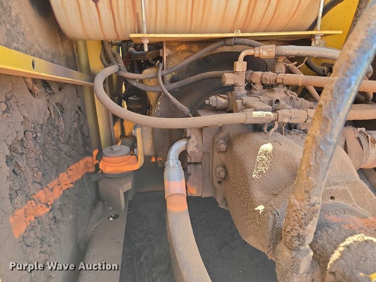 image for item EU3796 1994 John Deere 690E LC excavator