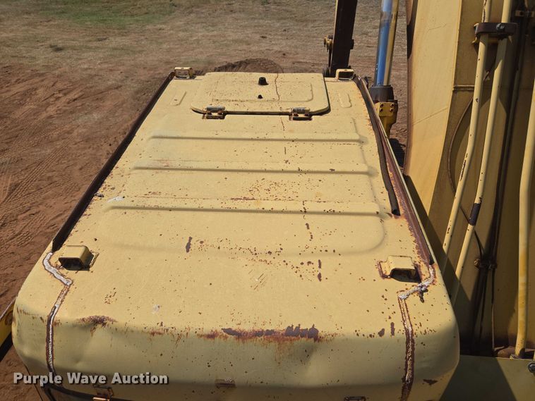 image for item EU3796 1994 John Deere 690E LC excavator