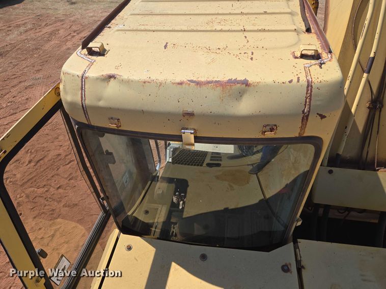 image for item EU3796 1994 John Deere 690E LC excavator