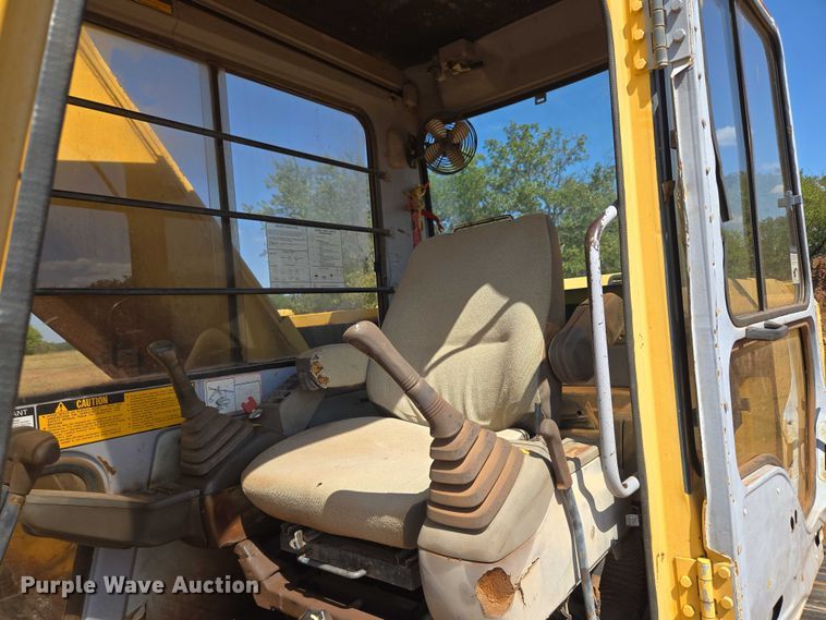 image for item EU3796 1994 John Deere 690E LC excavator