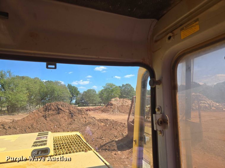 image for item EU3796 1994 John Deere 690E LC excavator