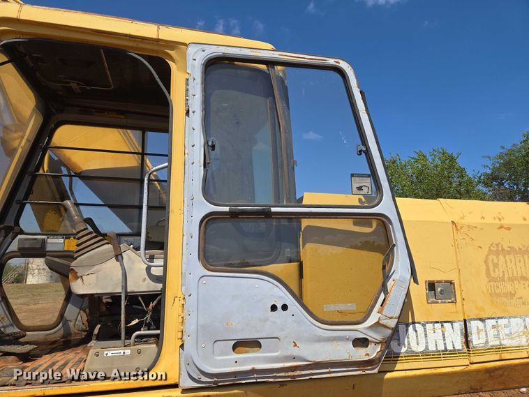 image for item EU3796 1994 John Deere 690E LC excavator