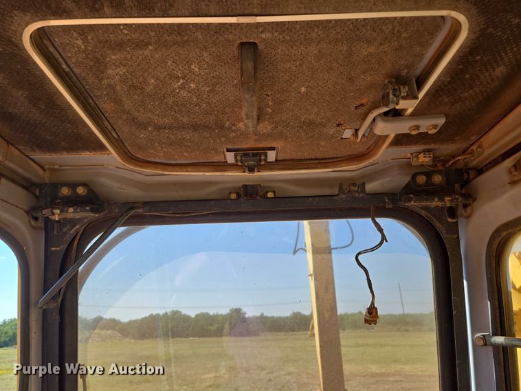 image for item EU3796 1994 John Deere 690E LC excavator