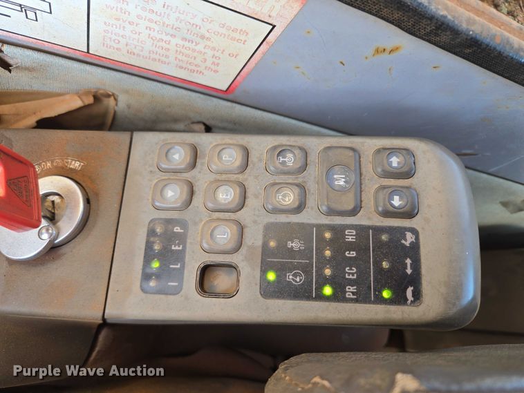 image for item EU3796 1994 John Deere 690E LC excavator