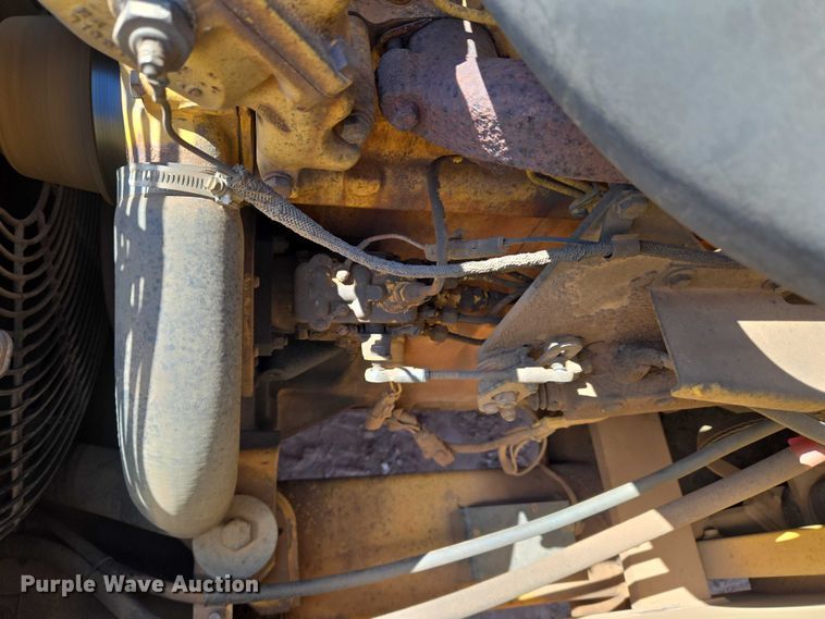 image for item EU3796 1994 John Deere 690E LC excavator