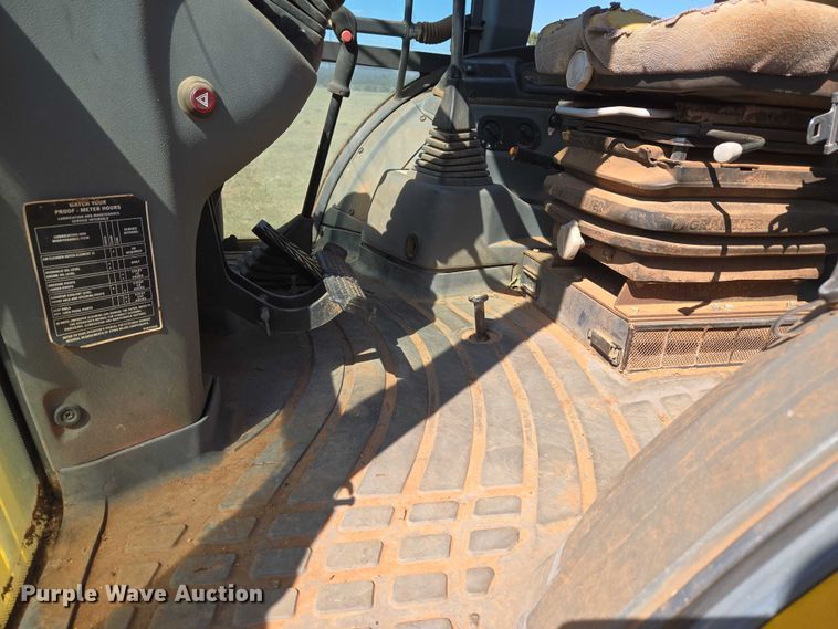 image for item EU3797 2005 New Holland LB75B backhoe