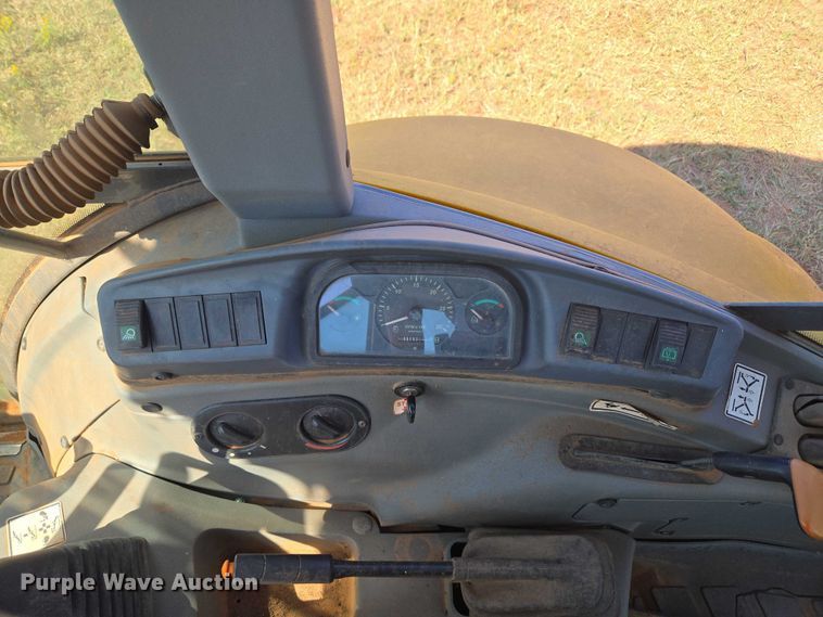 image for item EU3797 2005 New Holland LB75B backhoe