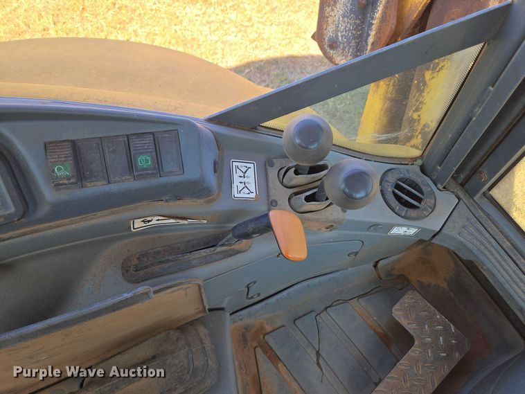 image for item EU3797 2005 New Holland LB75B backhoe