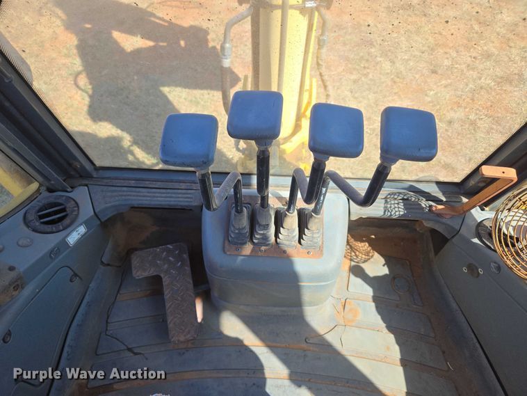 image for item EU3797 2005 New Holland LB75B backhoe