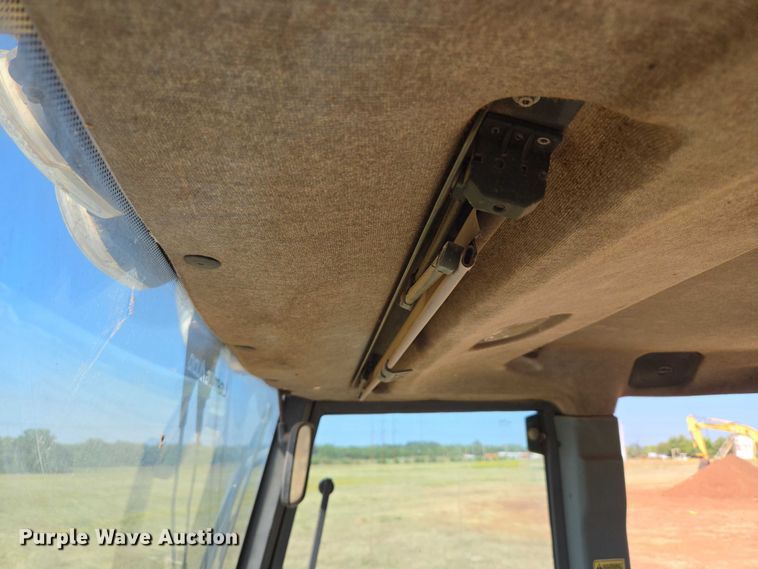 image for item EU3797 2005 New Holland LB75B backhoe