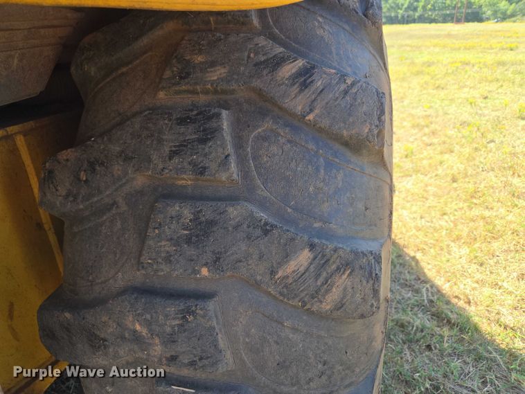 image for item EU3797 2005 New Holland LB75B backhoe