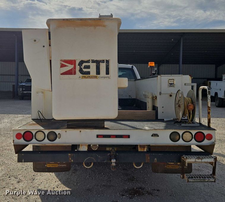 image for item EU3829 2017 Ford F550 SuperCab bucket truck