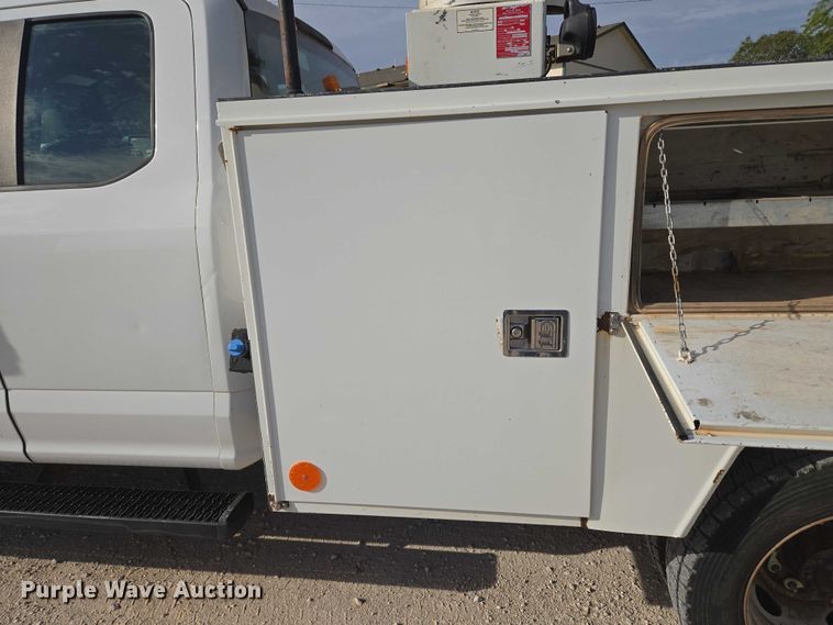 image for item EU3829 2017 Ford F550 SuperCab bucket truck