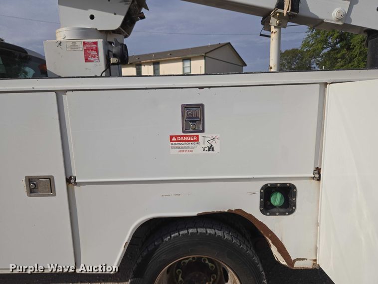 image for item EU3829 2017 Ford F550 SuperCab bucket truck