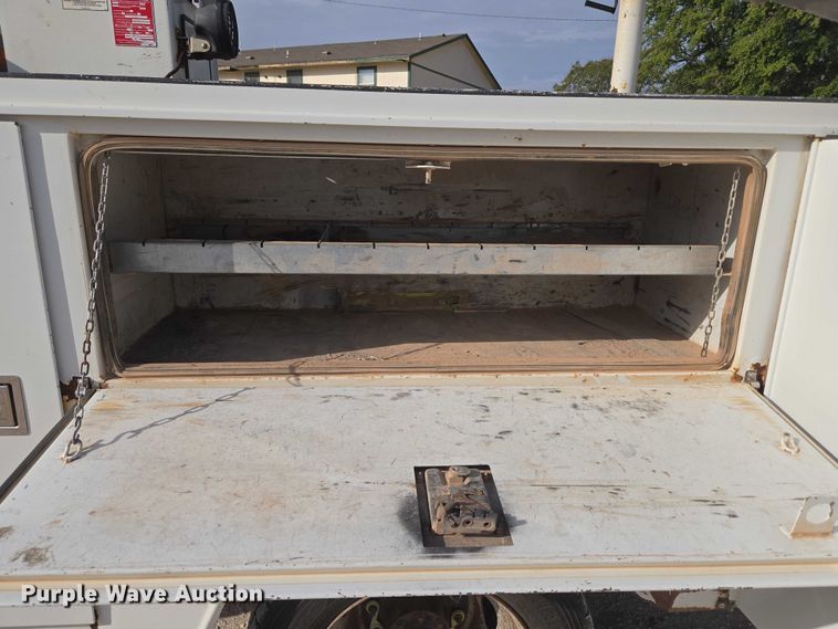 image for item EU3829 2017 Ford F550 SuperCab bucket truck