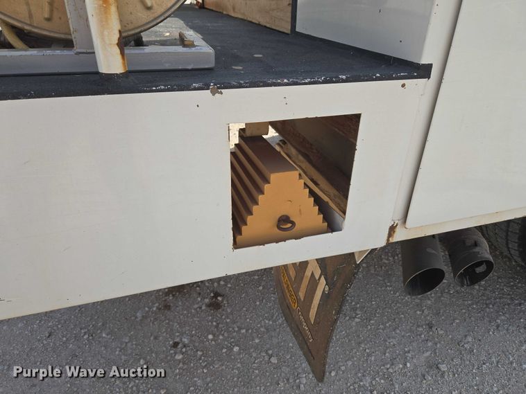 image for item EU3829 2017 Ford F550 SuperCab bucket truck