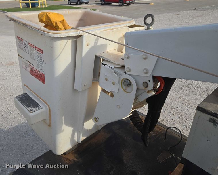 image for item EU3829 2017 Ford F550 SuperCab bucket truck