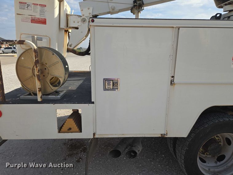 image for item EU3829 2017 Ford F550 SuperCab bucket truck