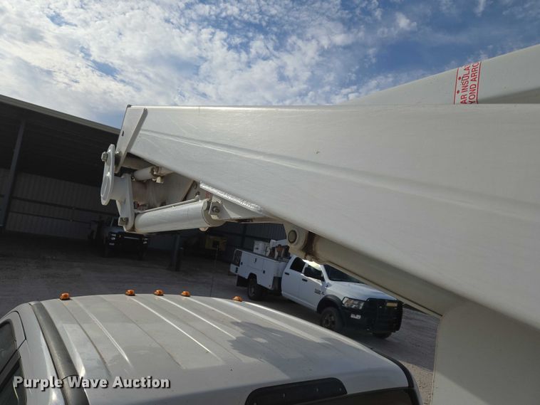 image for item EU3829 2017 Ford F550 SuperCab bucket truck