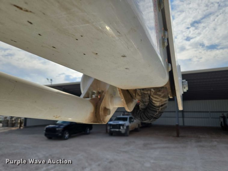 image for item EU3829 2017 Ford F550 SuperCab bucket truck