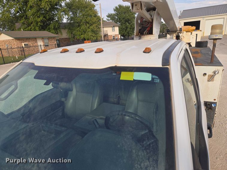 image for item EU3829 2017 Ford F550 SuperCab bucket truck