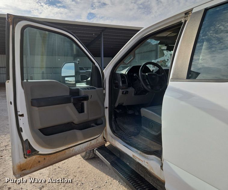 image for item EU3829 2017 Ford F550 SuperCab bucket truck