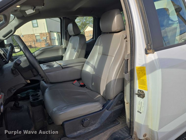 image for item EU3829 2017 Ford F550 SuperCab bucket truck