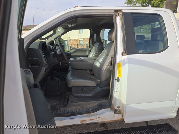 image for item EU3829 2017 Ford F550 SuperCab bucket truck