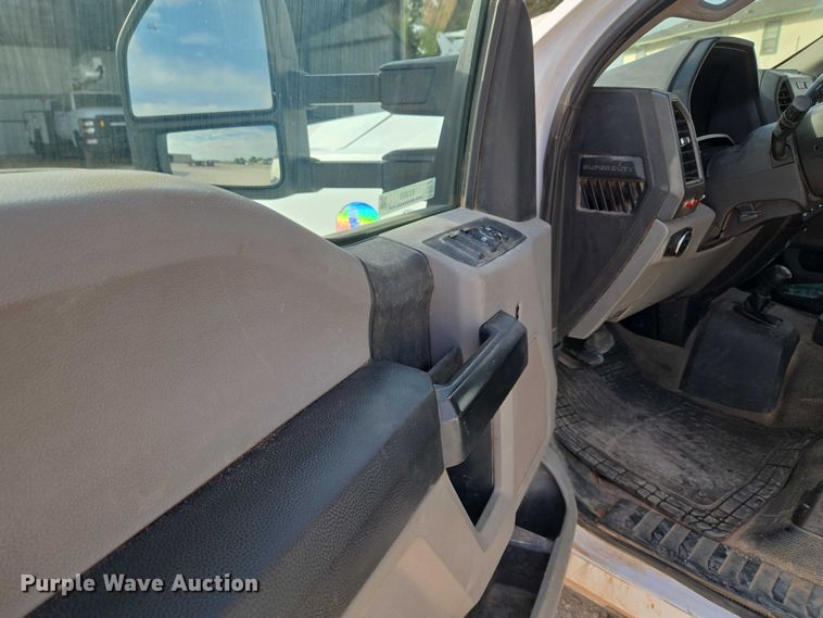 image for item EU3829 2017 Ford F550 SuperCab bucket truck