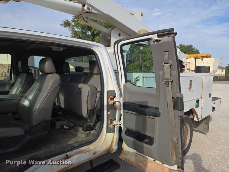 image for item EU3829 2017 Ford F550 SuperCab bucket truck