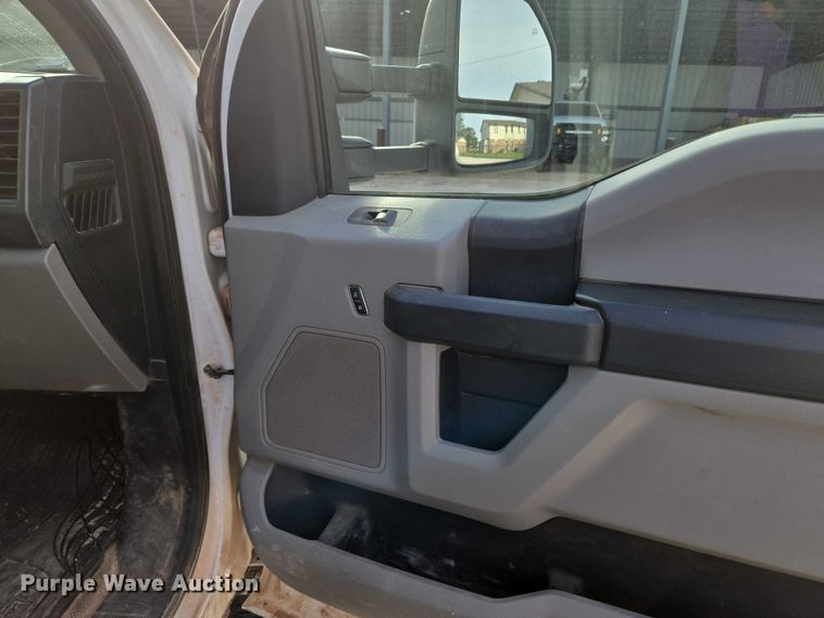 image for item EU3829 2017 Ford F550 SuperCab bucket truck