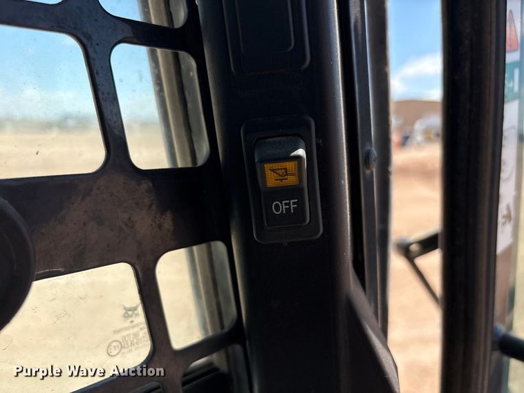 image for item EU4633 2019 Bobcat T870 tracked skid steer loader