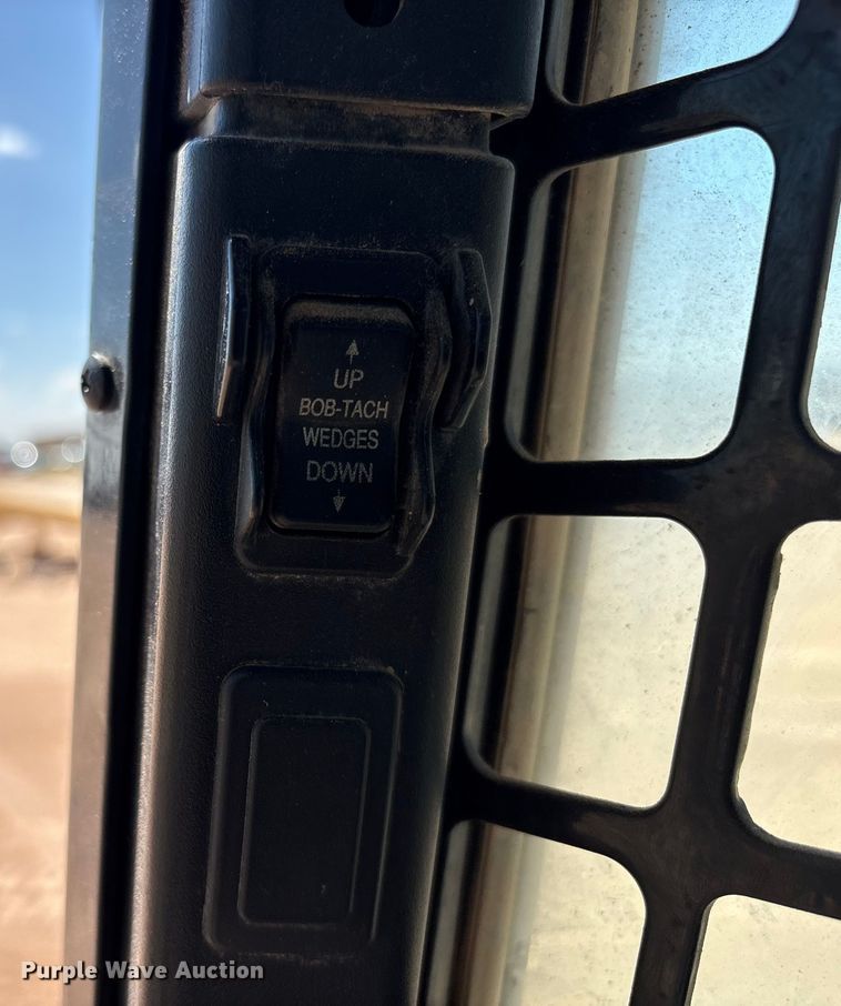 image for item EU4633 2019 Bobcat T870 tracked skid steer loader