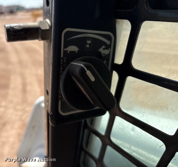 image for item EU4633 2019 Bobcat T870 tracked skid steer loader