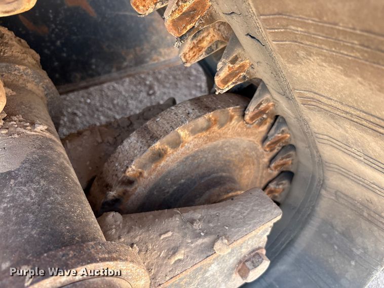 image for item EU4633 2019 Bobcat T870 tracked skid steer loader