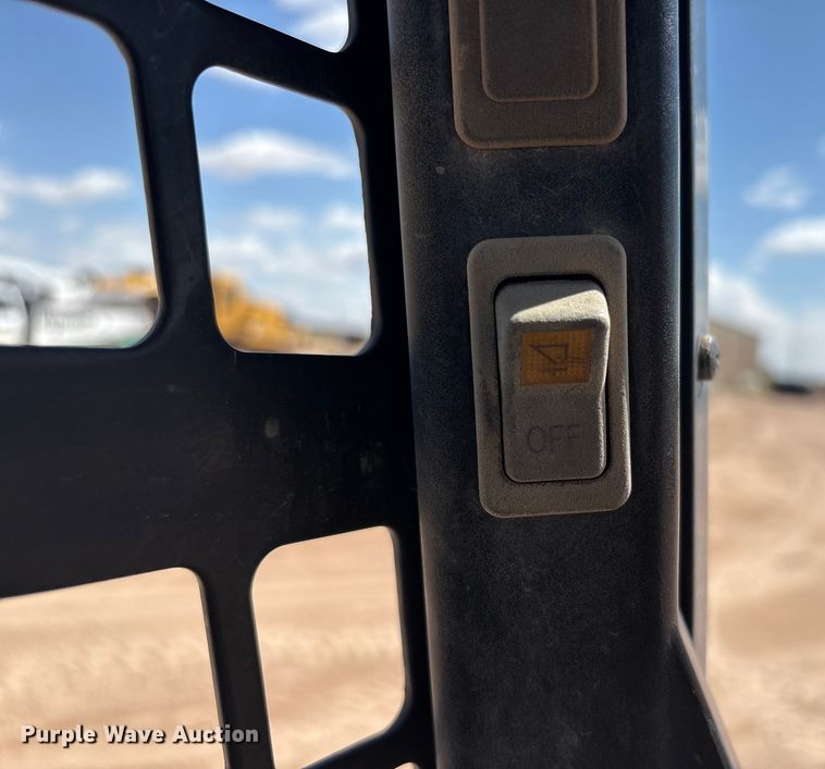 image for item EU4634 2016 Bobcat T650 tracked skid steer loader