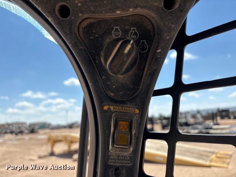 image for item EU4634 2016 Bobcat T650 tracked skid steer loader